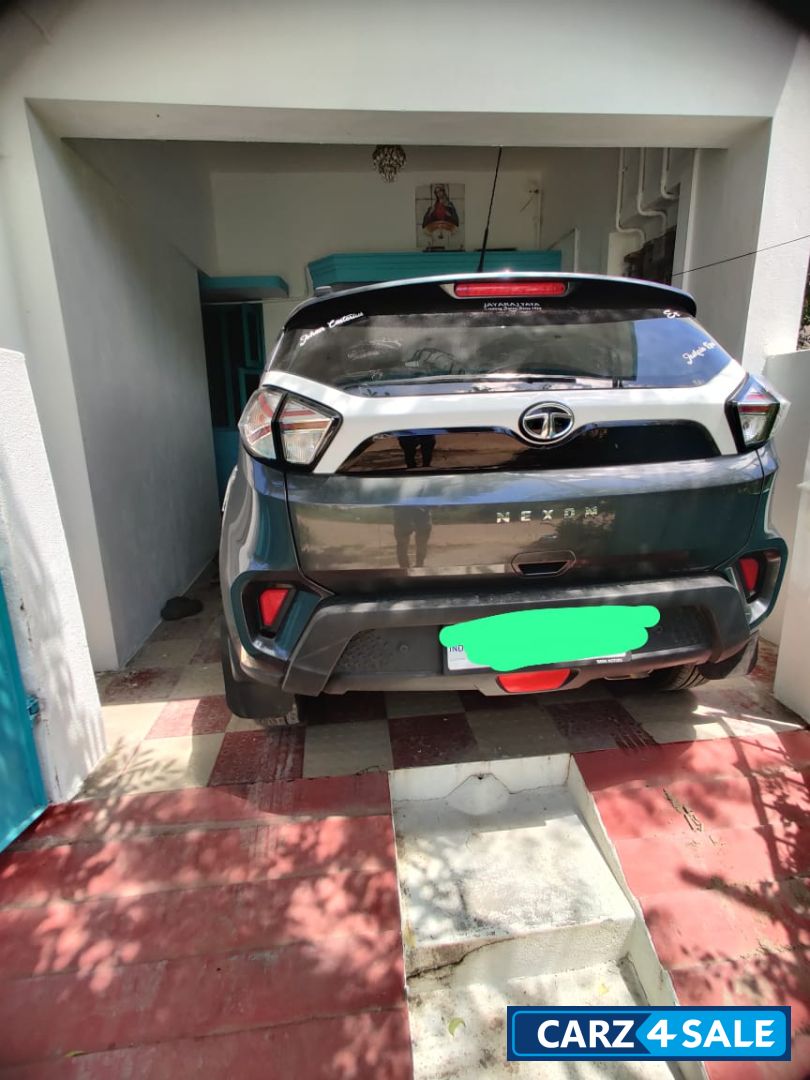 Tata Nexon XM Petrol