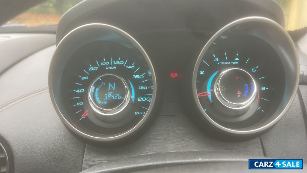 Mahindra XUV 500 W11 Mahindra XUV 500 W11