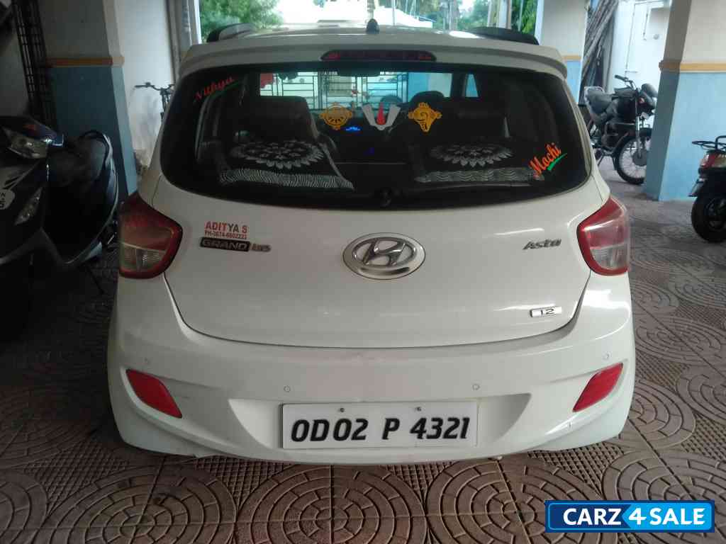 White Hyundai i10 Grand i10 Asta top end White Hyundai i10 Grand i10 Asta top end