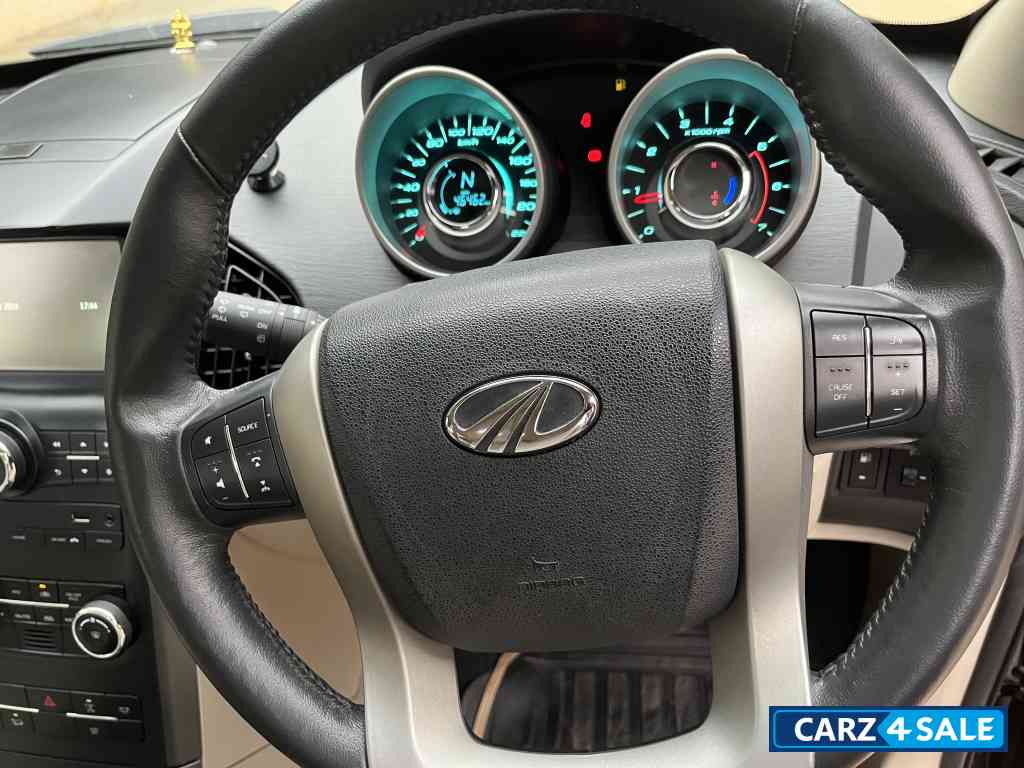 Mahindra XUV 500 W10 Mahindra XUV 500 W10