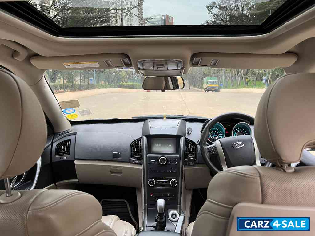 Mahindra XUV 500 W10 Mahindra XUV 500 W10