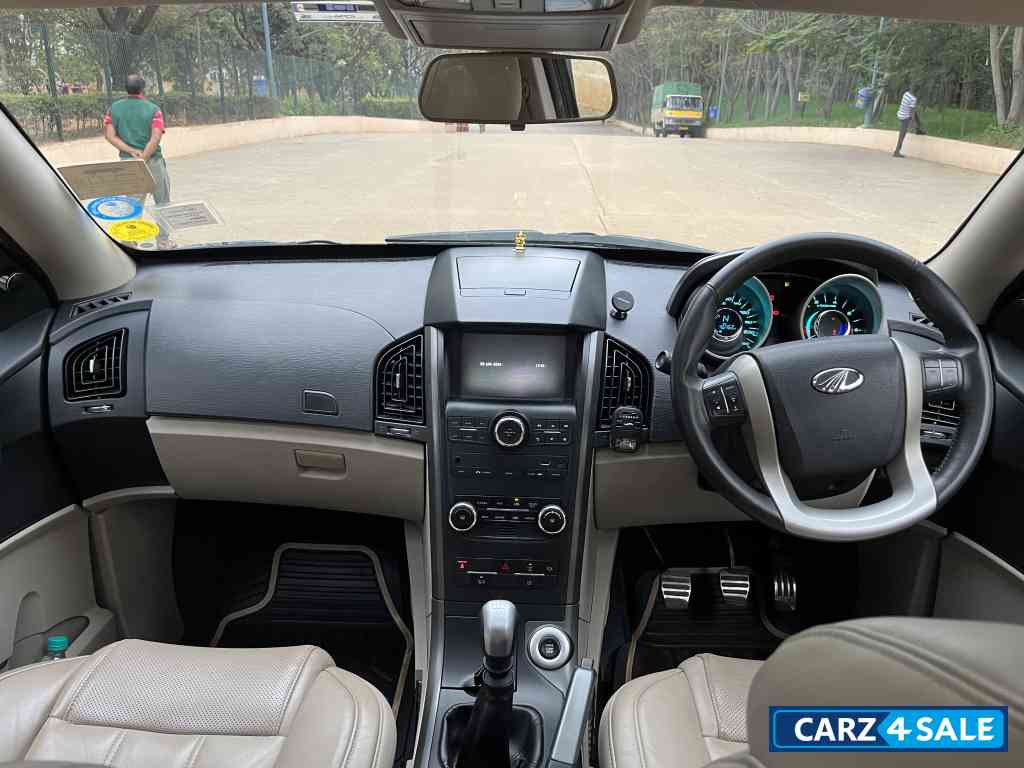 Mahindra XUV 500 W10 Mahindra XUV 500 W10