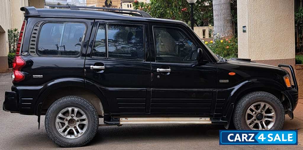 Mahindra Scorpio 2.6 CRDe SLX 7 Str Mahindra Scorpio 2.6 CRDe SLX 7 Str