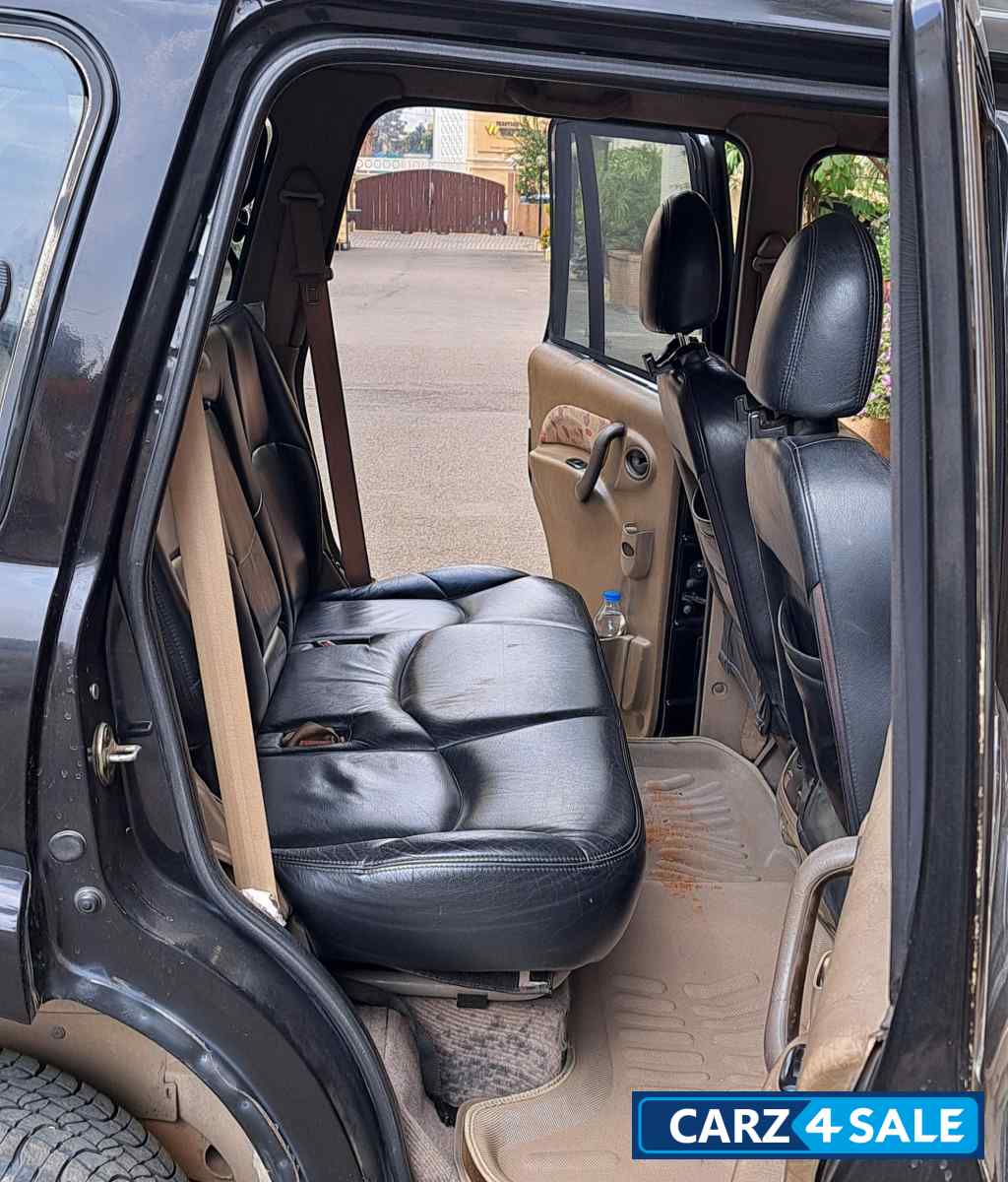 Mahindra Scorpio 2.6 CRDe SLX 7 Str Mahindra Scorpio 2.6 CRDe SLX 7 Str