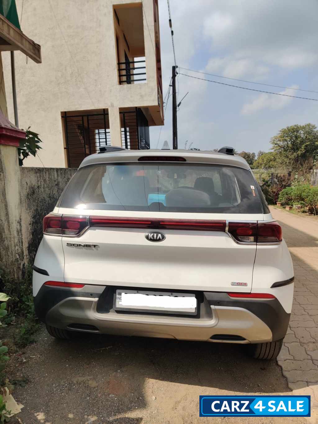 White Kia Sonet HTK Plus 1.0 Turbo Petrol iMT