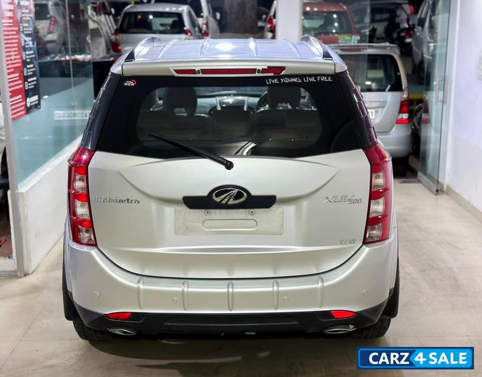 Mahindra XUV 500 W8 Mahindra XUV 500 W8