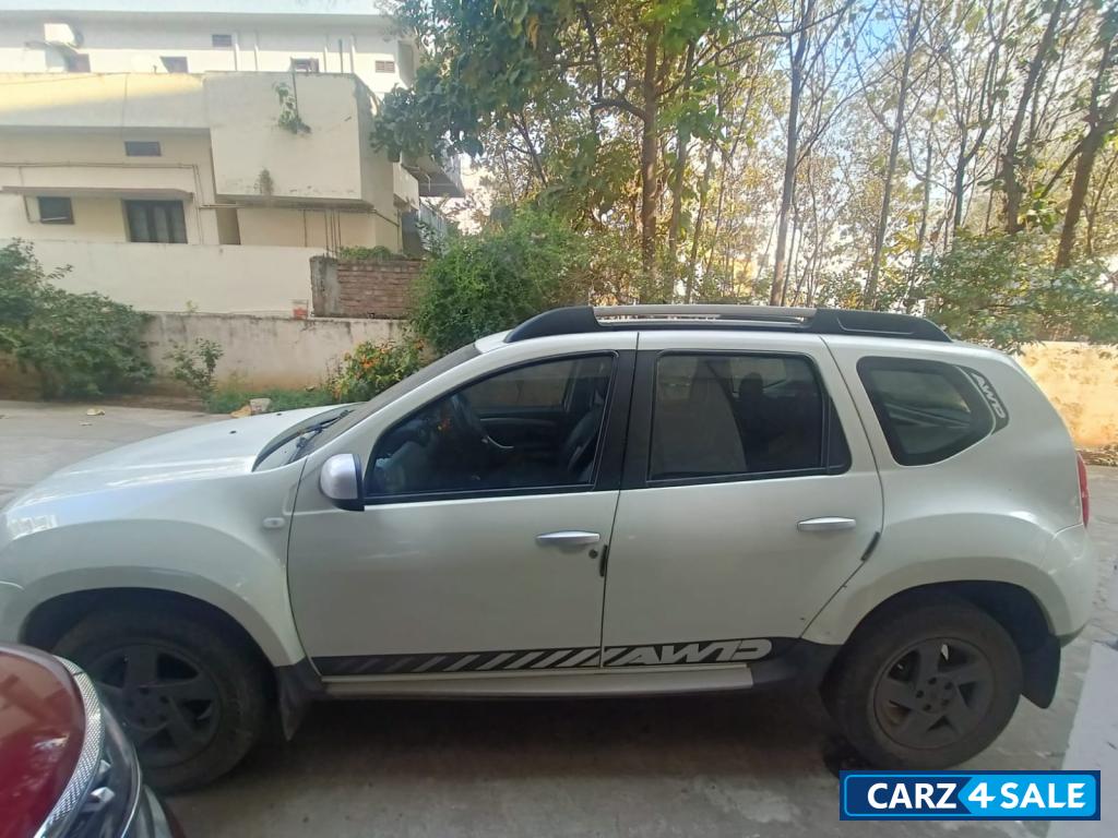 White Renault 4x4 White Renault 4x4