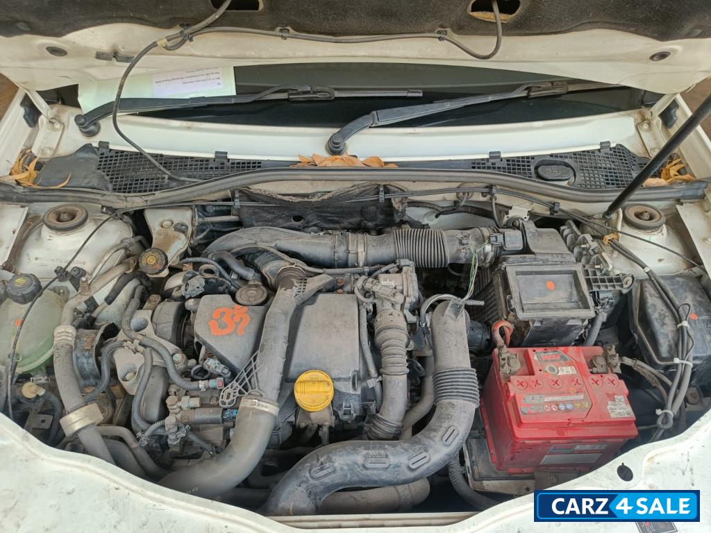 White Renault 4x4 White Renault 4x4