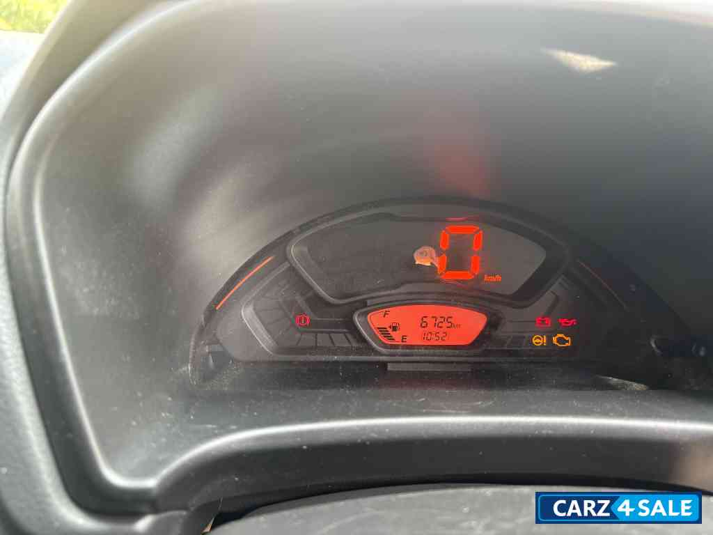 White Maruti Suzuki Alto K10 vxi White Maruti Suzuki Alto K10 vxi