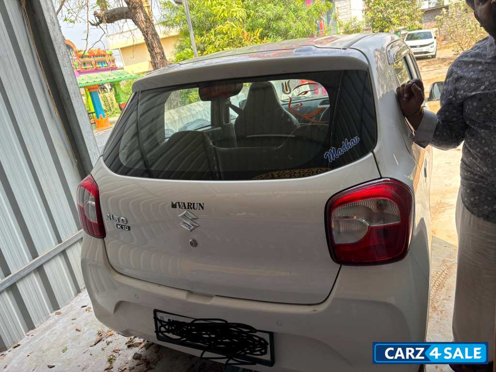 White Maruti Suzuki Alto K10 vxi White Maruti Suzuki Alto K10 vxi