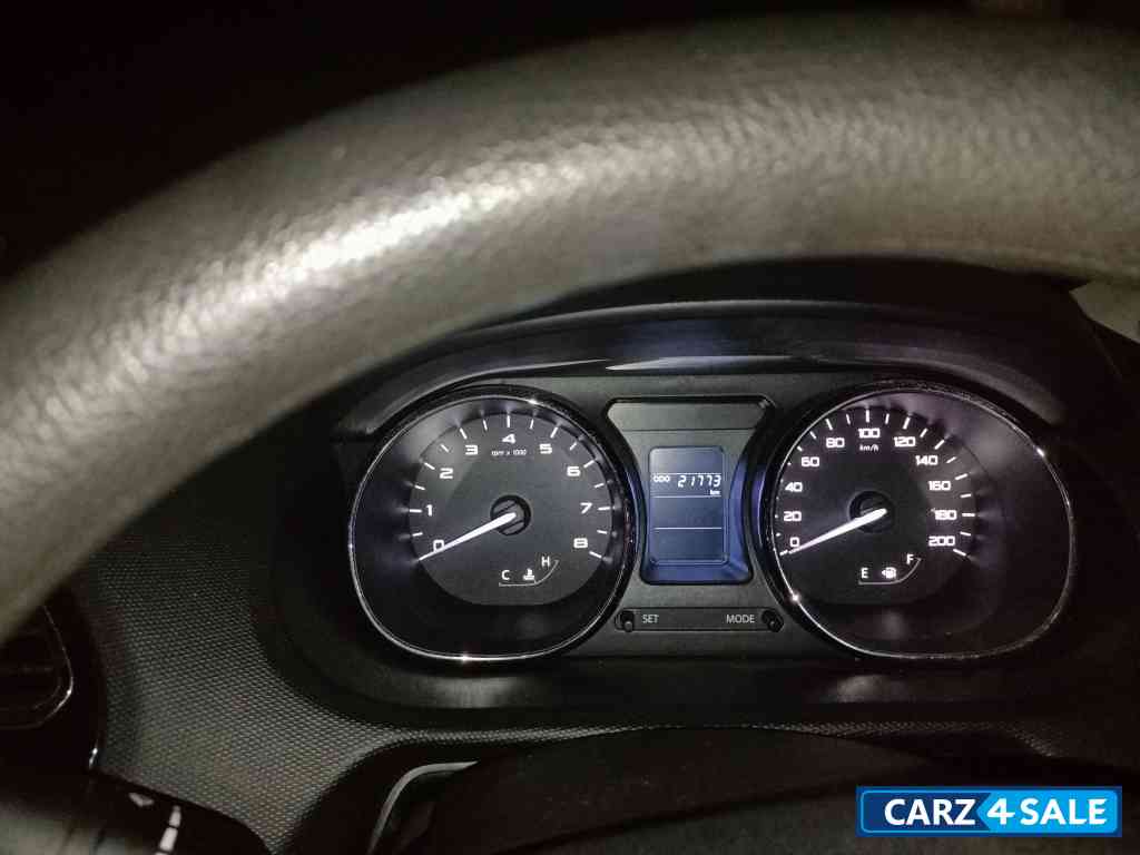 White Tata Tigor TATA TIGOR XZO PETROL White Tata Tigor TATA TIGOR XZO PETROL