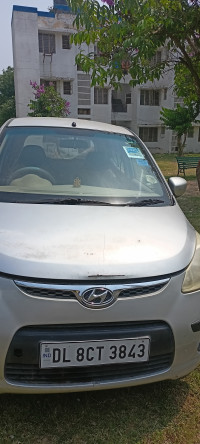 Silver Hyundai i10 Magna 1.2 M