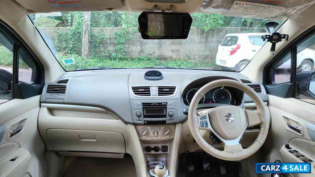 White Maruti Suzuki Ertiga VXI CNG 2016 White Maruti Suzuki Ertiga VXI CNG 2016