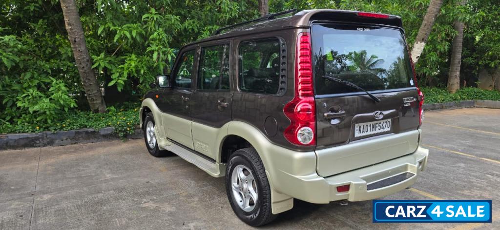 Mahindra Scorpio RF Hawk VLX AT 2WD Mahindra Scorpio RF Hawk VLX AT 2WD