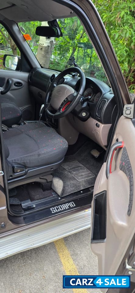 Mahindra Scorpio RF Hawk VLX AT 2WD Mahindra Scorpio RF Hawk VLX AT 2WD