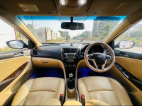 Whait Hyundai Verna sx1.6 opt