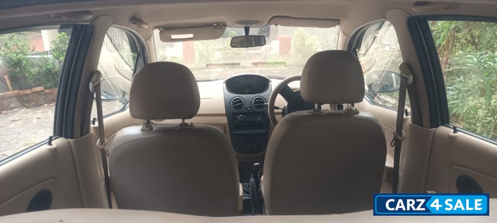 White Chevrolet Spark LS White Chevrolet Spark LS