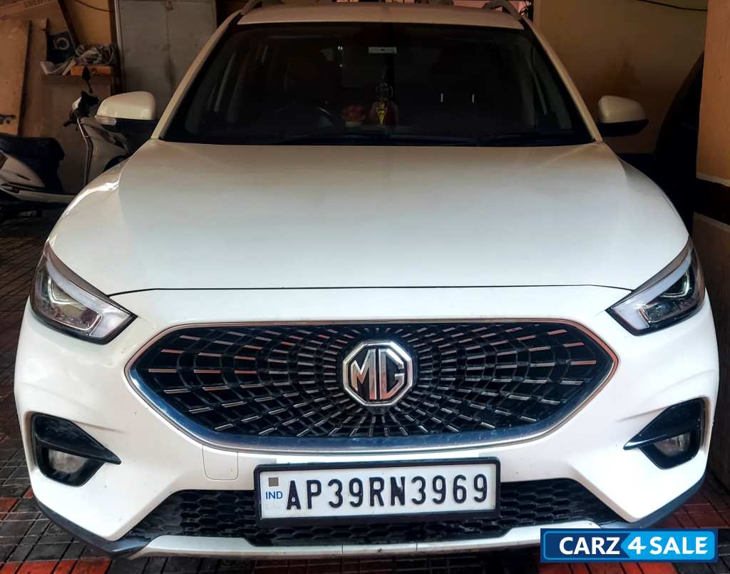 White MG Astor Super Ex 1.5 White MG Astor Super Ex 1.5