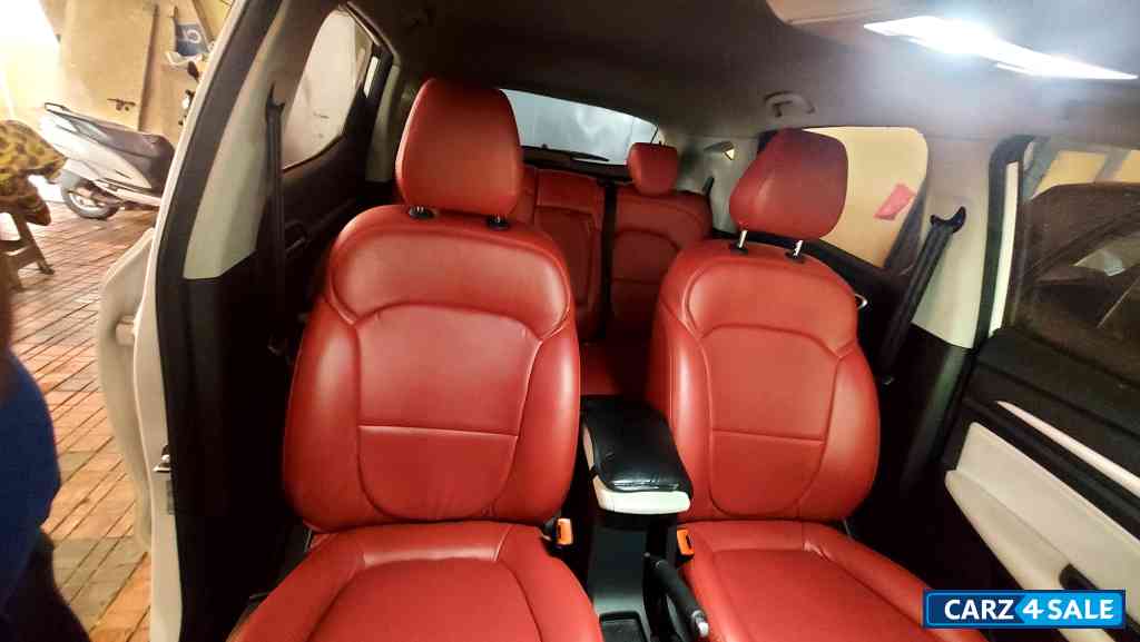 White MG Astor Super Ex 1.5 White MG Astor Super Ex 1.5