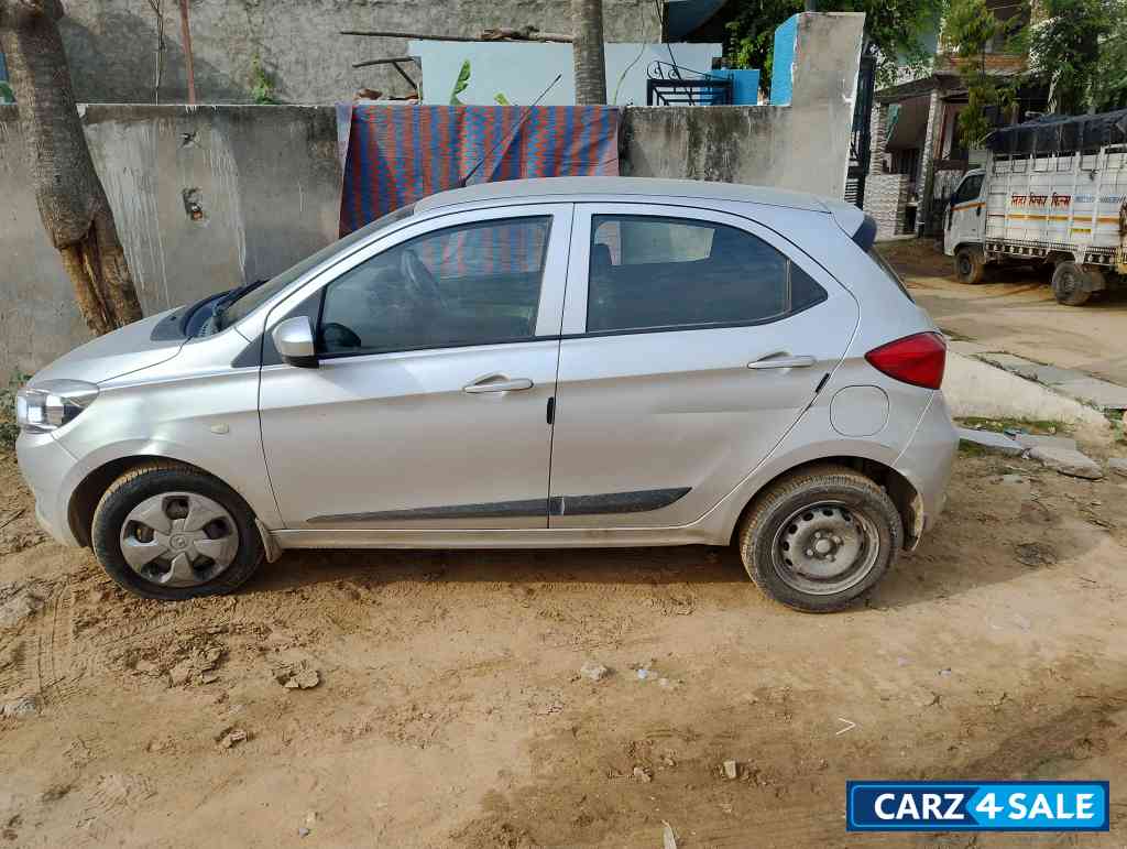 Tata Tiago XT Tata Tiago XT