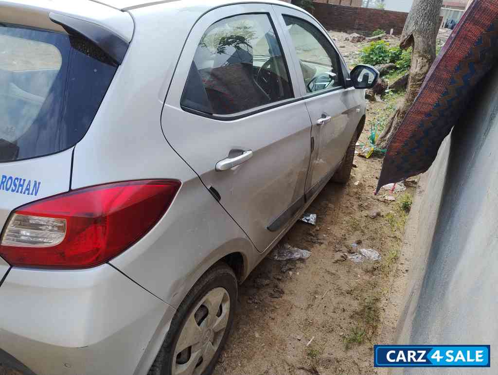 Tata Tiago XT Tata Tiago XT