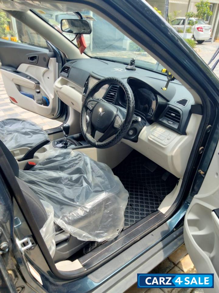 Aqua Marine Mahindra XUV300 W6 AMT Sunroof Aqua Marine Mahindra XUV300 W6 AMT Sunroof