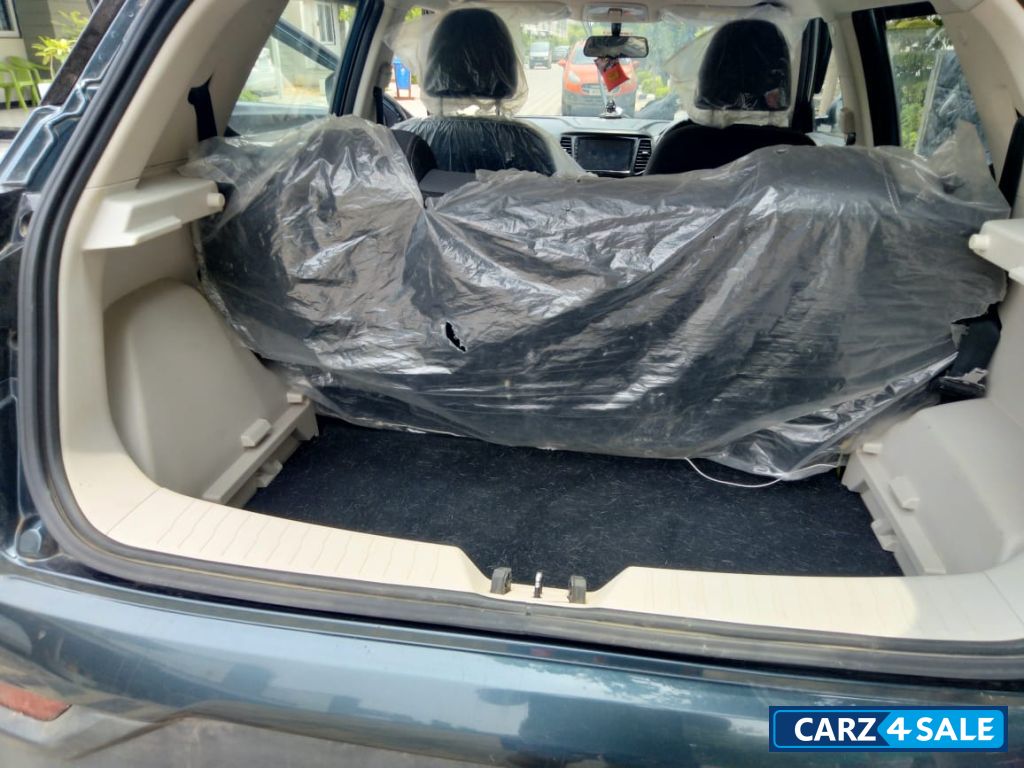 Aqua Marine Mahindra XUV300 W6 AMT Sunroof Aqua Marine Mahindra XUV300 W6 AMT Sunroof