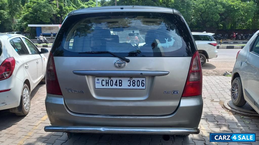 Champagne Gold Toyota Innova G4 Champagne Gold Toyota Innova G4