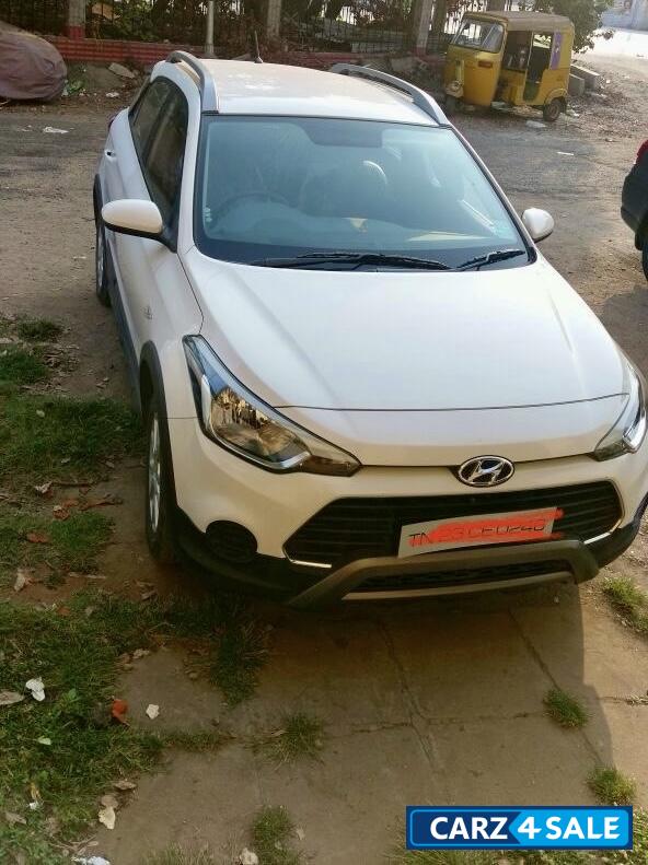 Pearl White Hyundai I 20 Active