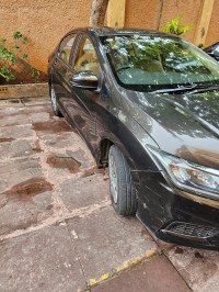 Black Honda City I-VTEC