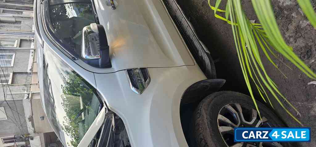 Ford Endeavour Titanium plus 2.2 4×2 AT