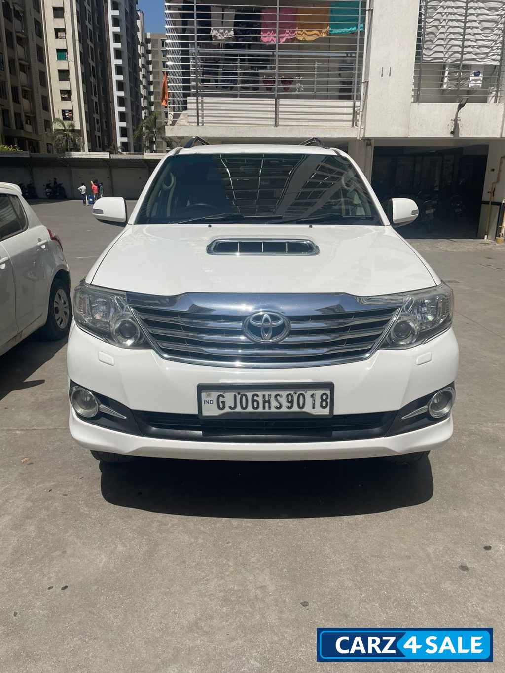 White Toyota Fortuner 3.0 AOUTOMATIC