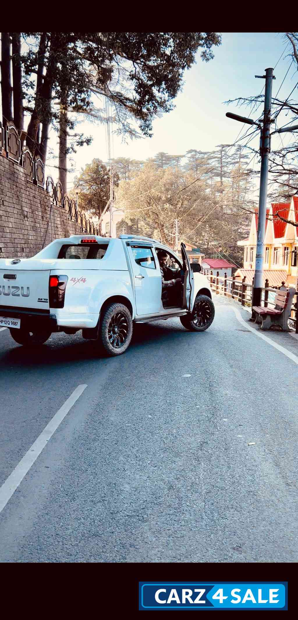 White Isuzu D-Max V-Cross 4x4 White Isuzu D-Max V-Cross 4x4