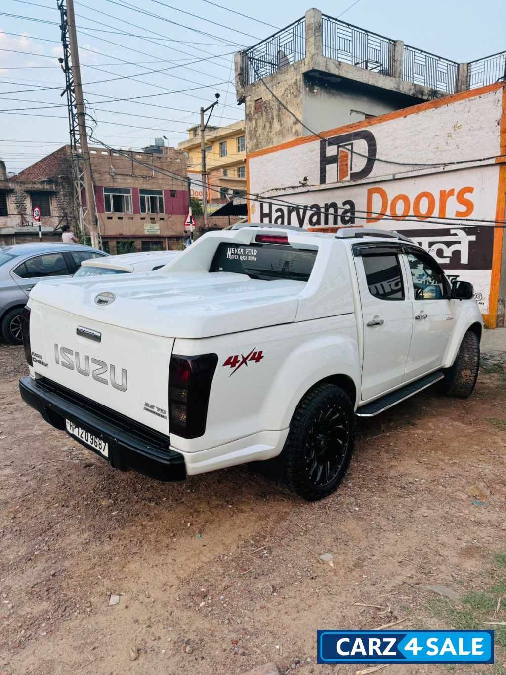 White Isuzu D-Max V-Cross 4x4 White Isuzu D-Max V-Cross 4x4