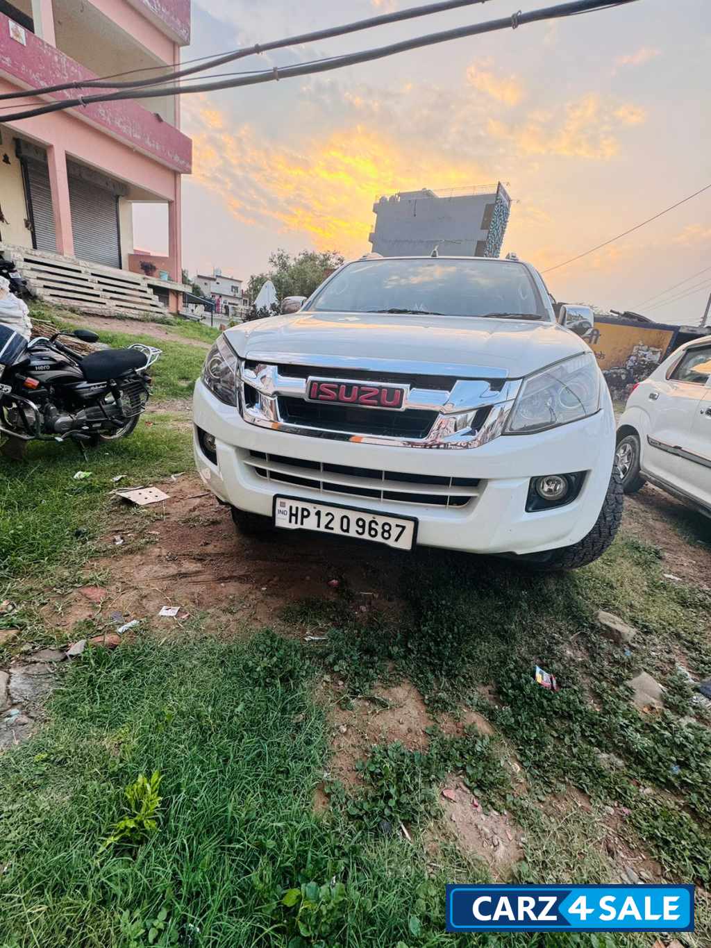 White Isuzu D-Max V-Cross 4x4 White Isuzu D-Max V-Cross 4x4