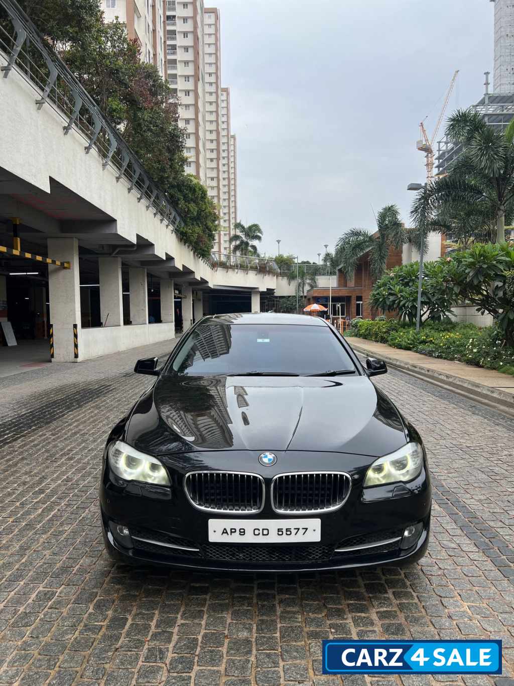 Black Sapphire BMW 5-Series 520D Luxury Line