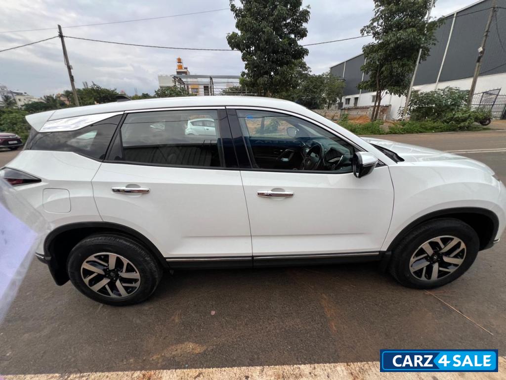 White Tata Harrier XZA+ White Tata Harrier XZA+