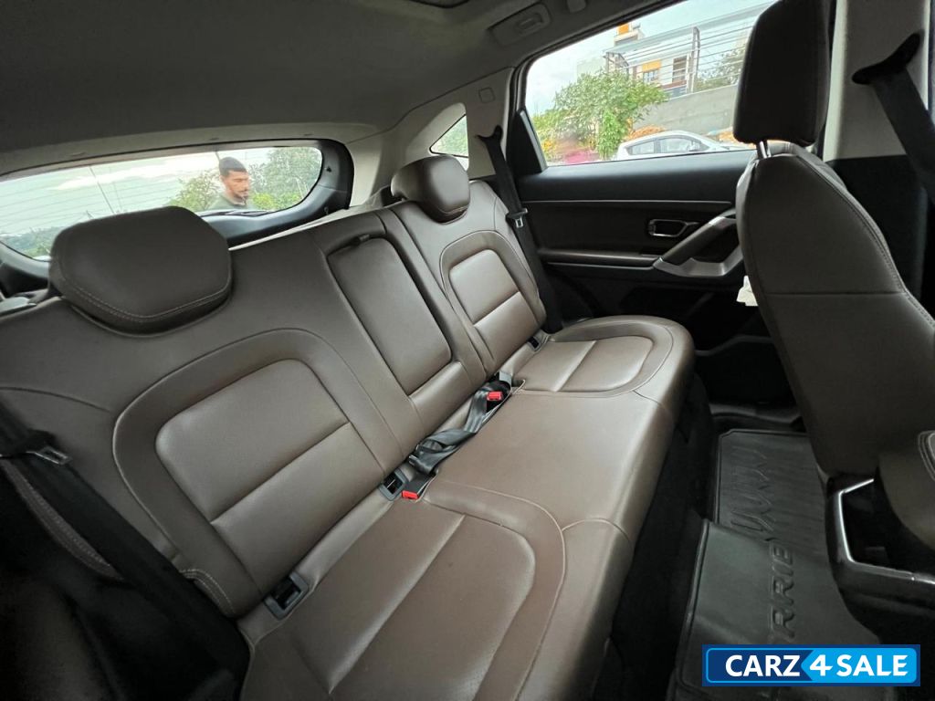 White Tata Harrier XZA+ White Tata Harrier XZA+