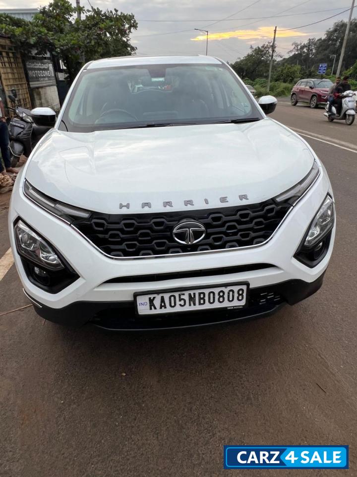 White Tata Harrier XZA+ White Tata Harrier XZA+