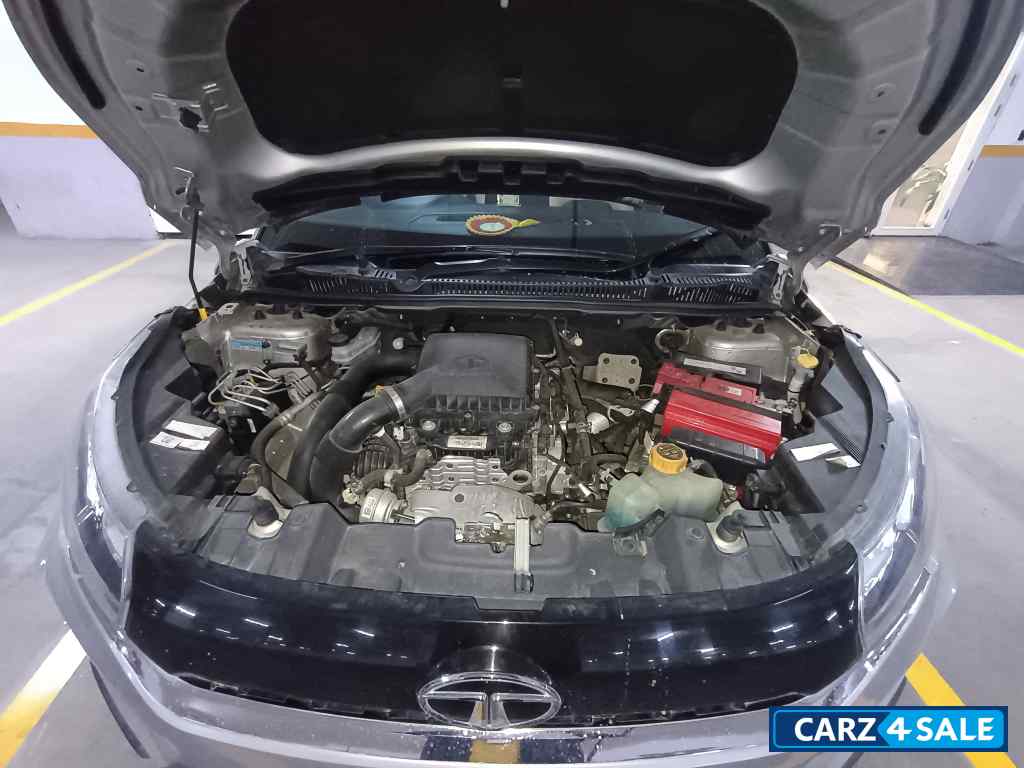 Pure Silver Tata Nexon XZ Plus Petrol Pure Silver Tata Nexon XZ Plus Petrol