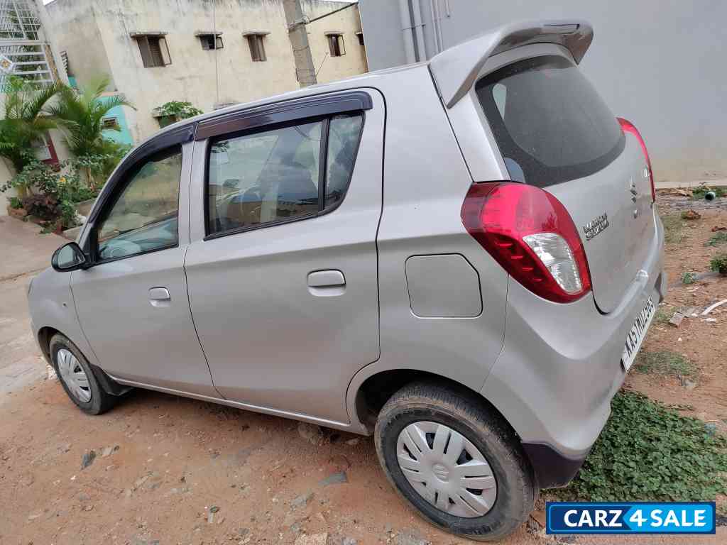 Silver Maruti Suzuki Alto 800 lxi Silver Maruti Suzuki Alto 800 lxi