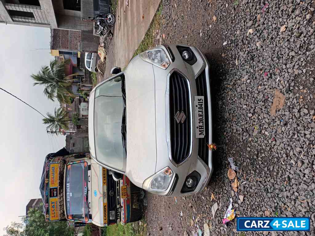 Silver Maruti Suzuki Dzire Zdi