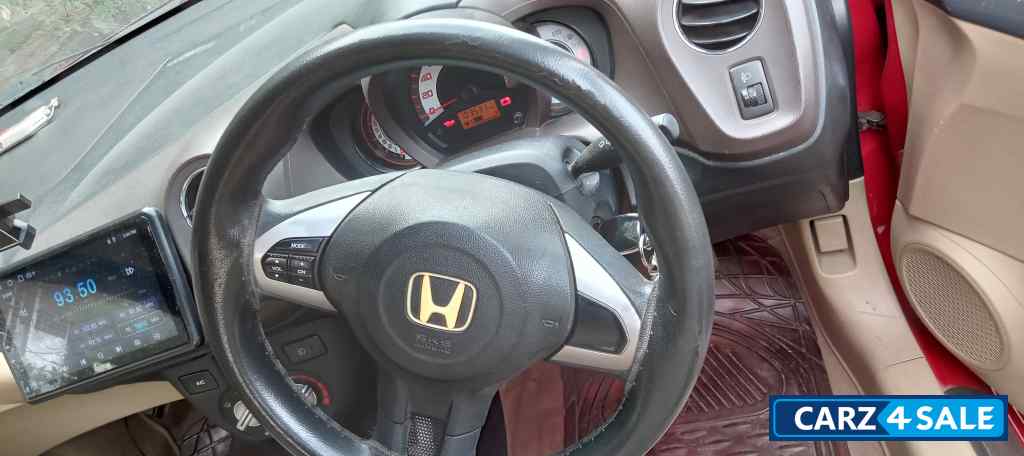 Red Honda Brio Vx MT Red Honda Brio Vx MT