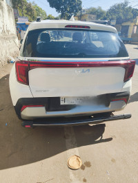 White Kia Sonet HTK 1.2