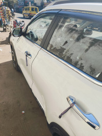 White Kia Sonet HTK 1.2