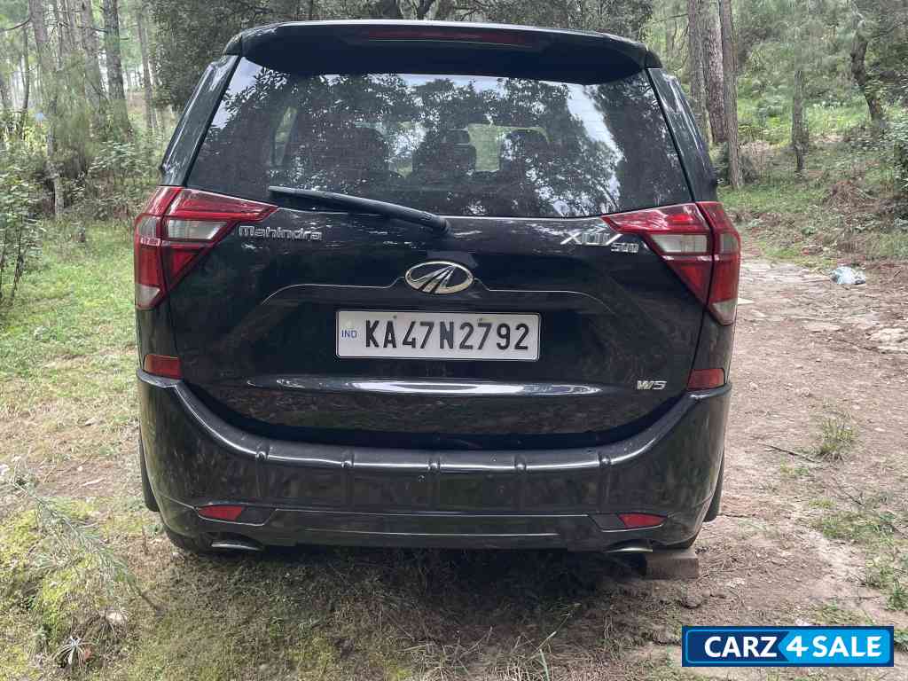Volcanic Black Mahindra XUV 500 W5 Volcanic Black Mahindra XUV 500 W5