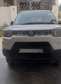 White Maruti Suzuki S-Presso Vxi petrol