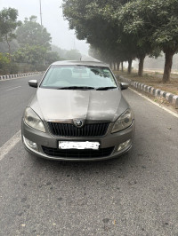 Skoda Rapid Elegance Plus MT 1,6 TDI 2014 Model