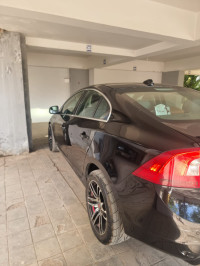 Black Volvo S60 CORSSCOUNTRY