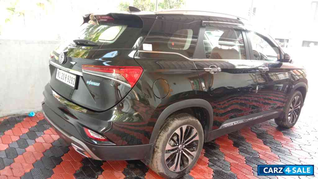 MG Hector Plus Sharp MG Hector Plus Sharp